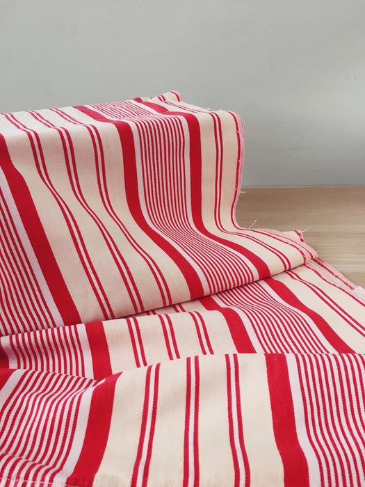 Ticking in beige, yellow and red stripes. Spain c.1950 - Lot of 3 pieces