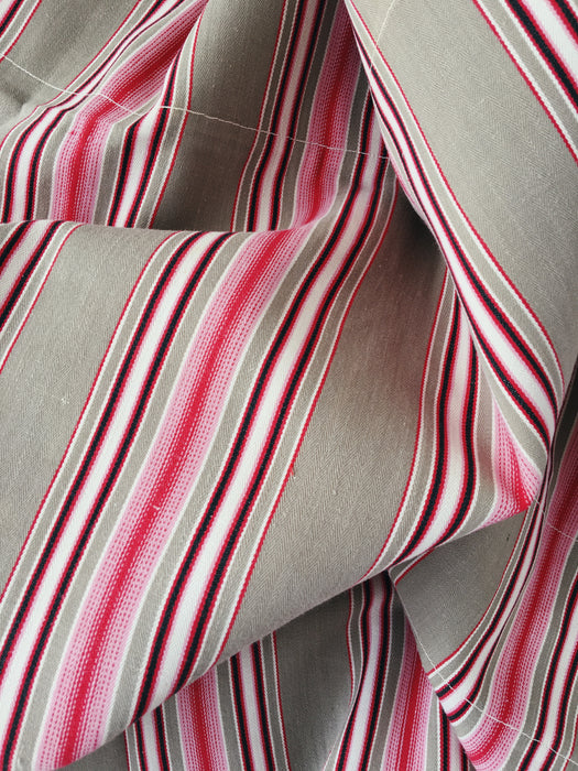 Ticking in beige, pink and red stripes. Spain c.1950 - 122×154 cm 